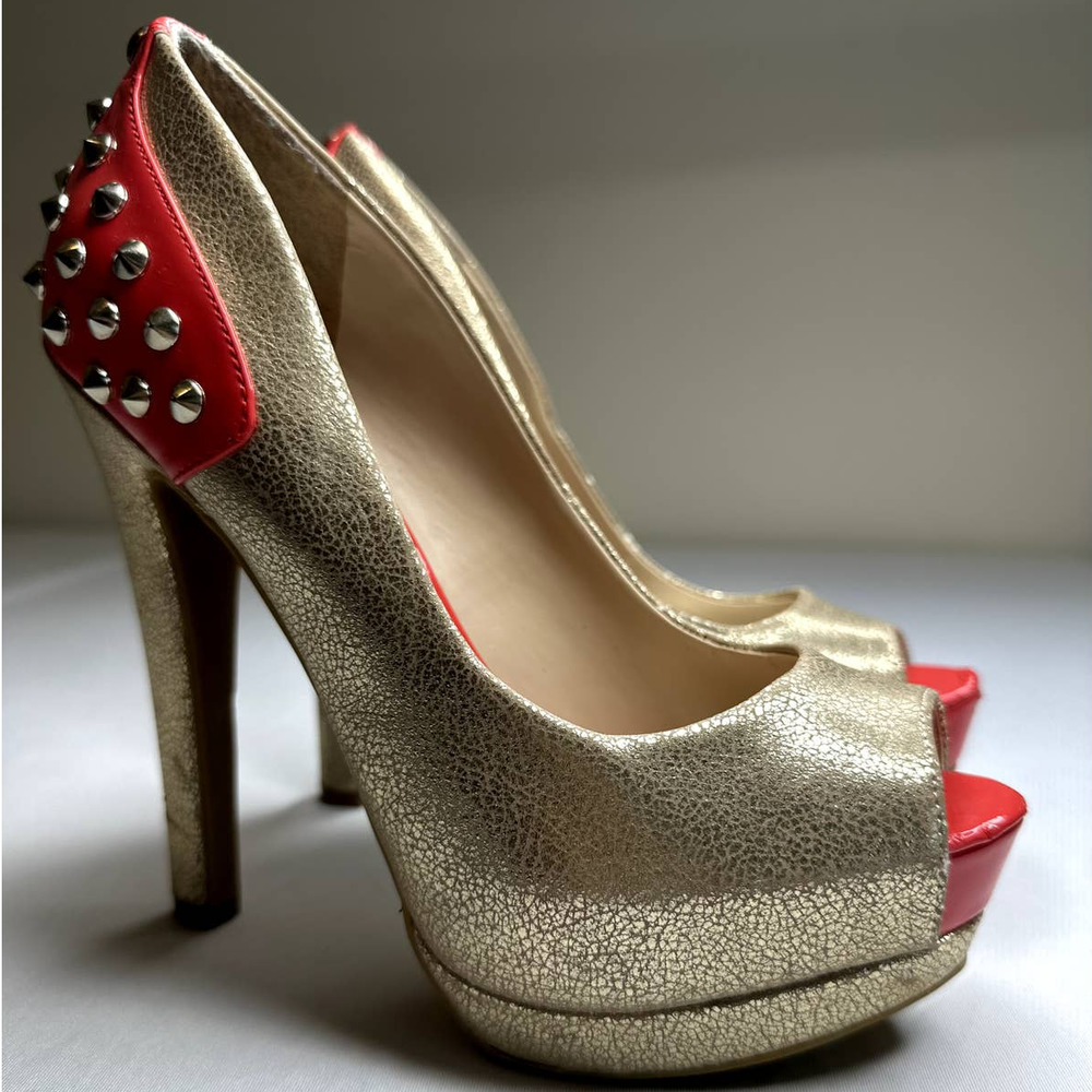 G BY GUESS OPEN TOE PLATFORM HEELS GOLD STUDS SIZE 6 - Picture 6 of 9